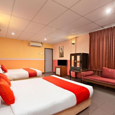 Hotel Dj Palace Lumut Bagian luar foto