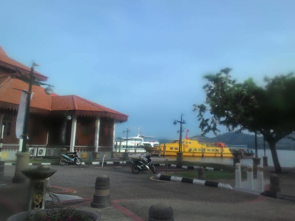 Hotel Dj Palace Lumut Bagian luar foto