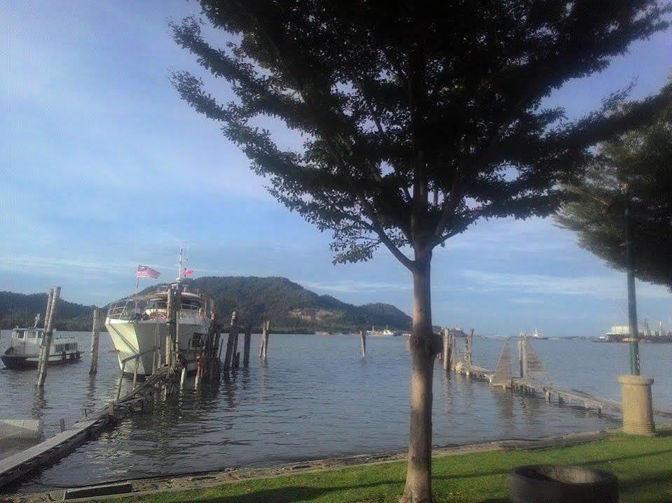 Hotel Dj Palace Lumut Bagian luar foto