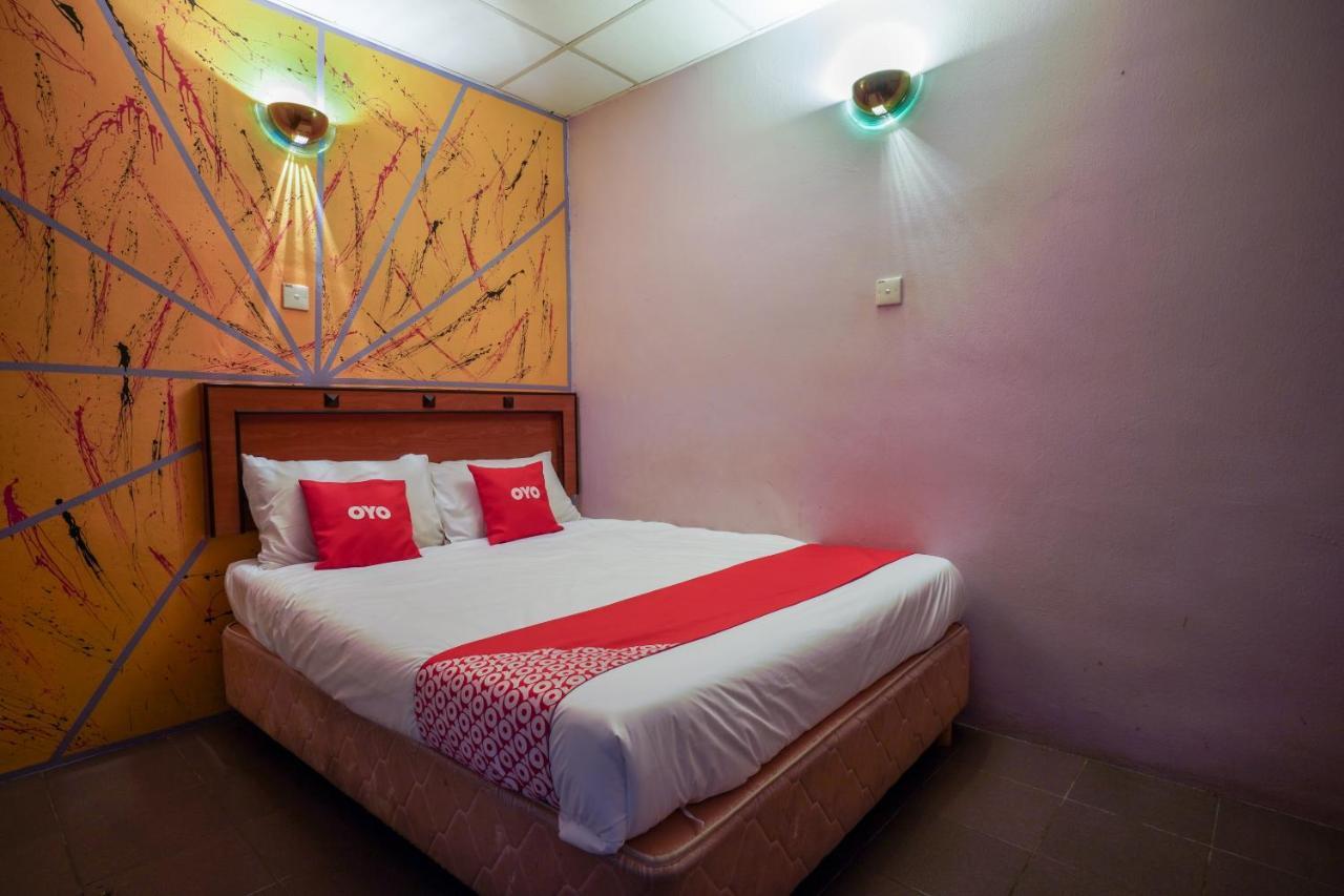 Hotel Dj Palace Lumut Bagian luar foto